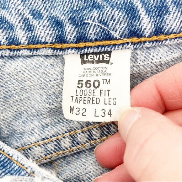 Vintage Levi’s 560 High Waisted Mom Jeans - Picture 4 of 8